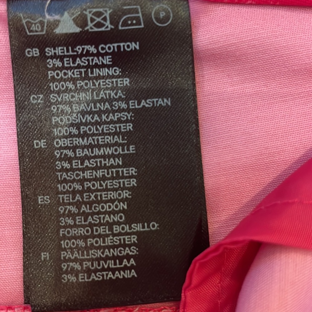 H&M hot pink shorts. Never worn. Size 6. - Picture 3 of 3